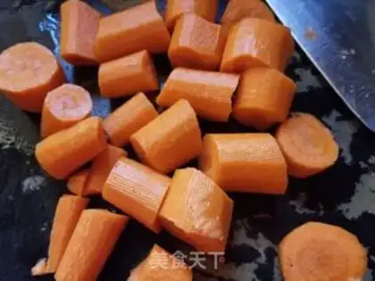 Make Ginger carrot soup step 1