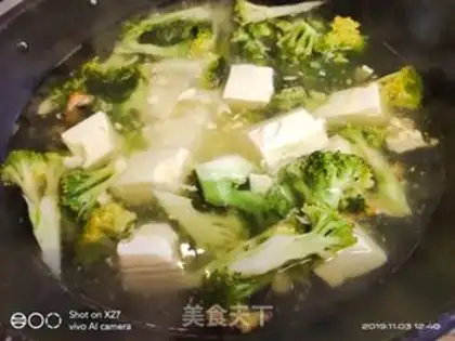 Make Krabs, blue flowers, tofu soup step 3
