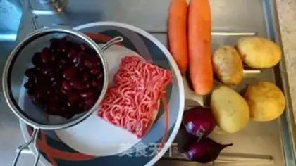 Make Meat and vegetable soup step 1
