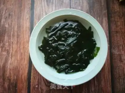 Make Carrot seaweed tofu soup step 0