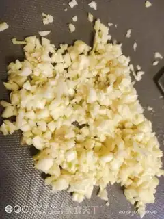 Make A garlic fan step 4