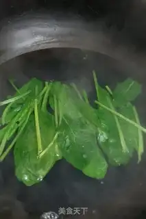 Make Eggs and spinach spicy noodles step 6