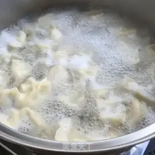 Make Roach pork dumplings step 8