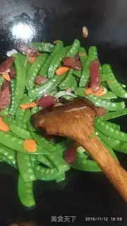 Make Sausage fried snow beans step 3
