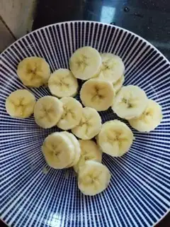 Make Banana omelet step 2