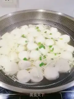 Make Gin-snack fishball soup step 2