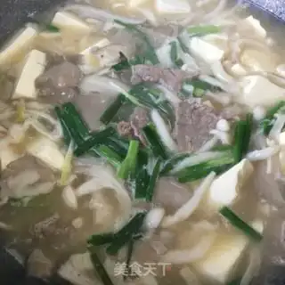 Make Beef fungus tofu soup step 5