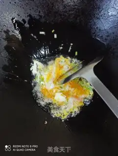 Make Pyramid salami egg fried rice step 2