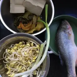 Make Sour sauce, tofu step 0