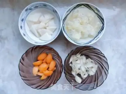 Make Pyramid lilies step 1