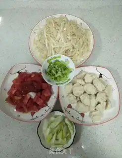 Make Tomato gill mushroom fishball soup step 4