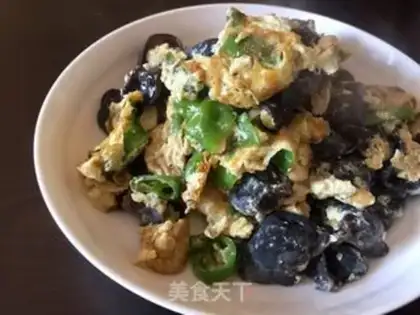 Make Pyramid black ear fried eggs step 7