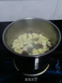 Make Red-tree apple soup step 1