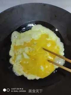 Make Scrambled eggs step 2