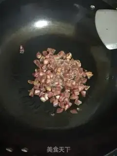 Make A simple version of Qi Po fried rice step 4