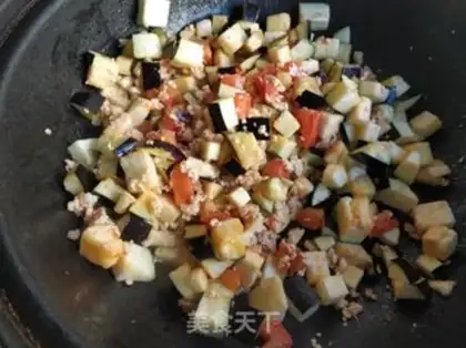 Make Cheese, pork, tomato, noodles step 5