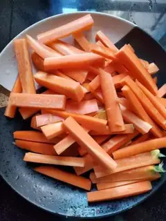 Make Fresh carrot juice step 1