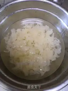 Make A silver ear of rice wine step 1