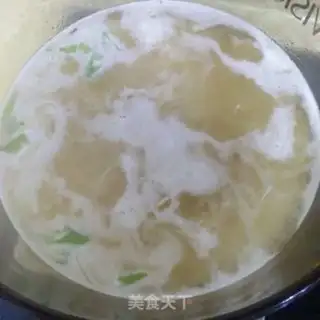 Make Shrimp spinach noodles step 3
