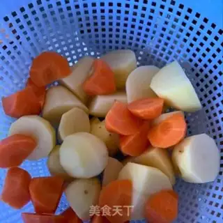 Make Japanese potato stew step 1