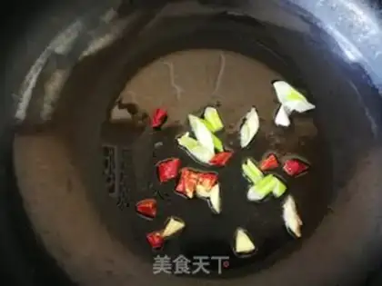 Make Gold pins and mushrooms, sprouts and soy sauce step 5