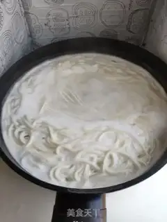 Make Hot spicy vegetable noodles step 2