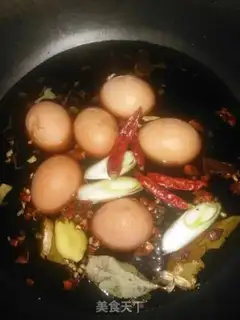 Make Five spicy tea eggs step 1