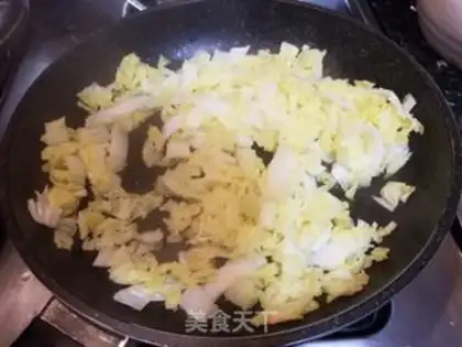 Make Big cabbage sausage noodles step 3