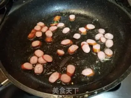 Make Big cabbage sausage noodles step 5