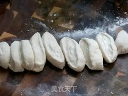 Make Frozen meat buns step 3