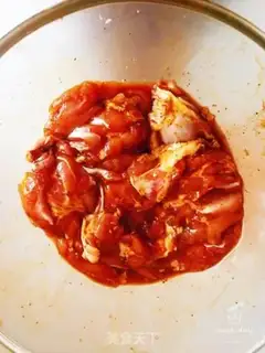Make Black pepper chicken leg step 1