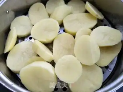 Make Garlic potatoes step 1