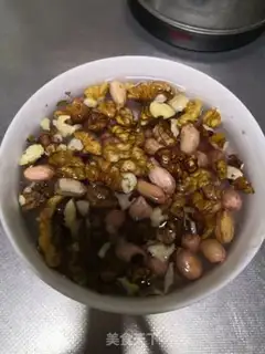 Make Peanut walnuts step 0