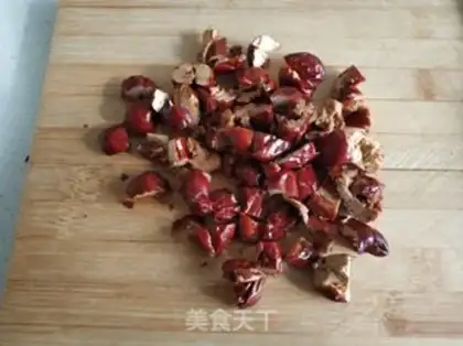 Make Red sugar, red dates, buns step 0
