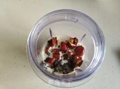 Make Red sugar, red dates, buns step 2