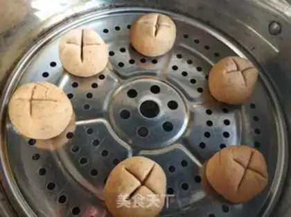 Make Red sugar, red dates, buns step 10