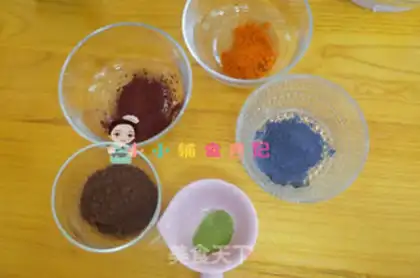 Make Smoky-coloured mushroom buns step 11
