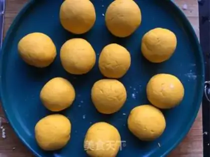 Make Pumpkin balls step 6