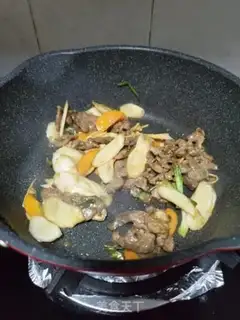 Make Bubble ginger beef step 4