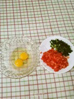 Make Tomato eggcake step 1
