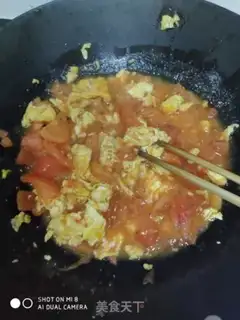 Make Tomato fried eggs step 4