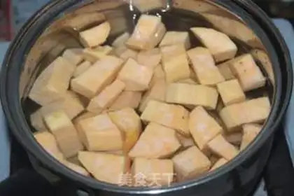 Make Red-tree potato soup step 2