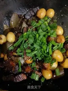 Make Red meat with quail eggs step 8
