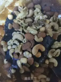 Make "Red-tree nuts." step 6