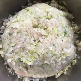 Make Roach pork dumplings step 3