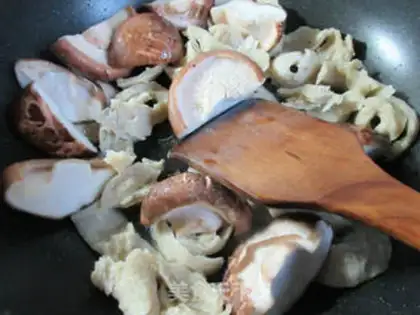 Make Quail eggs and mushrooms step 2