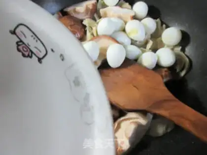 Make Quail eggs and mushrooms step 3