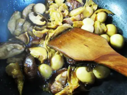 Make Quail eggs and mushrooms step 8