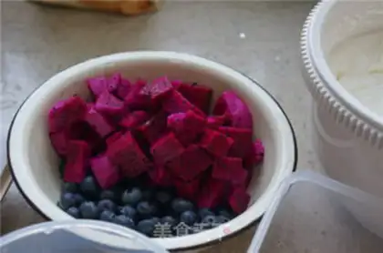 Make Fresh fruit box cake step 10