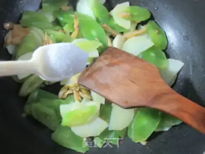 Make ♪ Squeeze the silk and fry the potatoes ♪ step 3